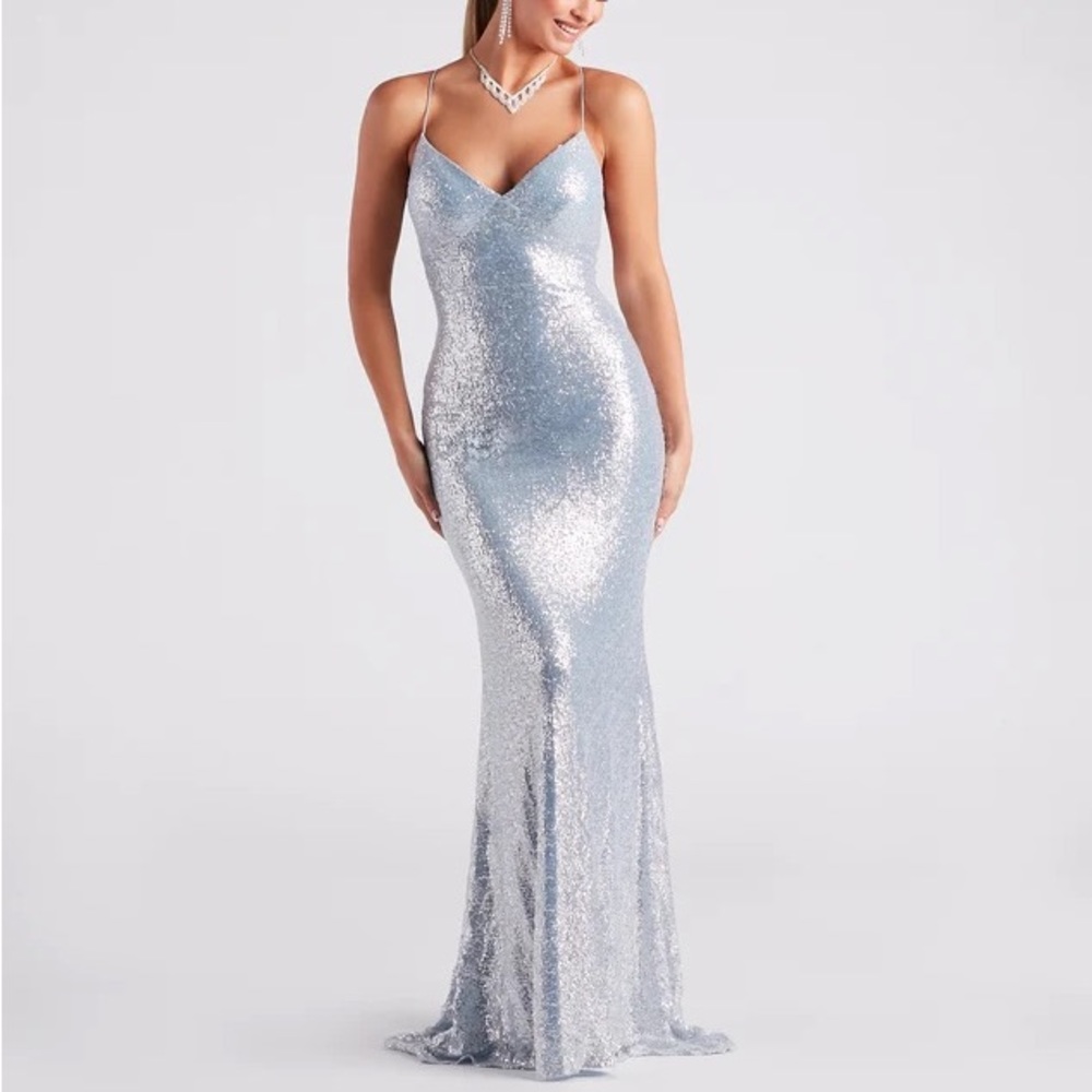 Windsor | NWT Sparkling Blue Sequin Formal Mermaid Dress